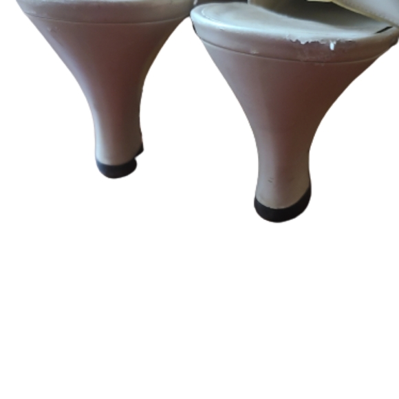 SALVATORE FERRAGAMO TAN SLING BACK - Picture 9 of 9